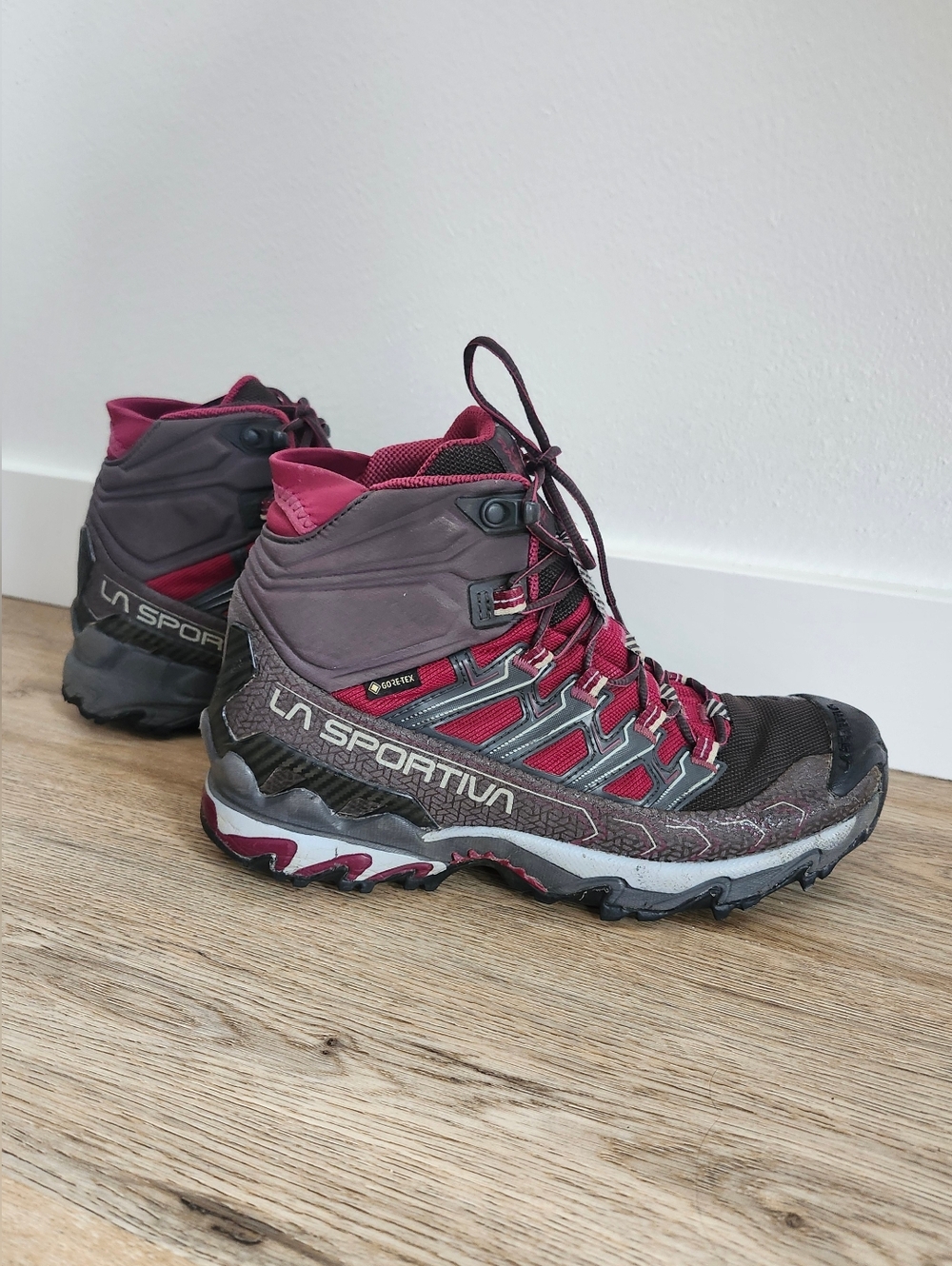 La Sportiva Ultra Raptor II GTX Hiking Boots W/O Insoles Women's 9 US/ 40.5 EU